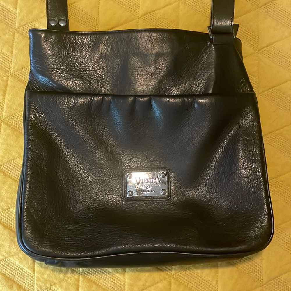 Valentina Genuine Italian Leather Cross Body Black excellent condition